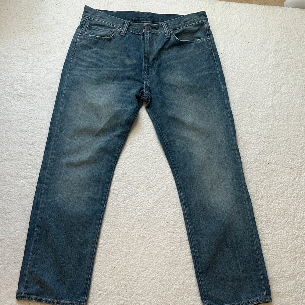 Levis relaxed fit